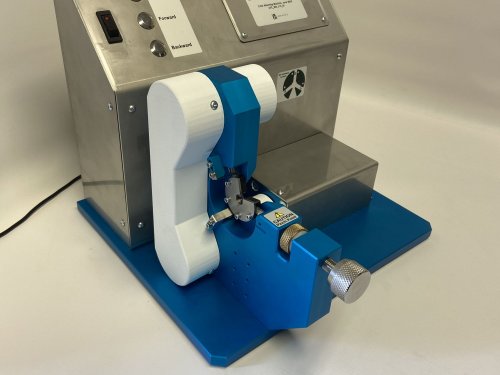 3-DIe attaching machine